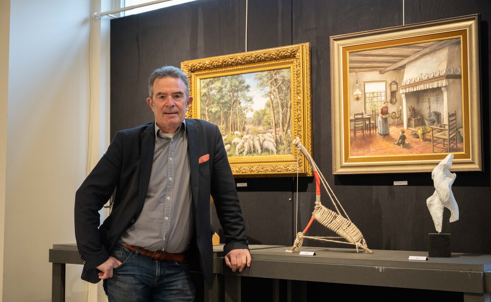 Pierre van Amelsvoort presenteert met neef Stef van Breugel en zijn achterneef Jos Korsten in MuBo aan de Baroniestraat de werken van zijn kunstzinnige familie.