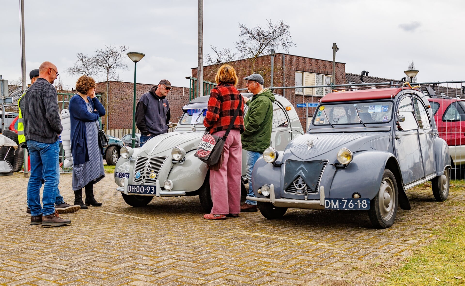 Liefhebbers van Citroën kwamen zaterdag aan hun trekken in Liempde. Daar werd een markt gehouden met oude a-types en onderdelen voor deze auto's.