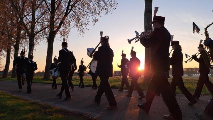 Een jaarlijkse traditie in Liempde: dauwtrappen met fanfare Concordia.