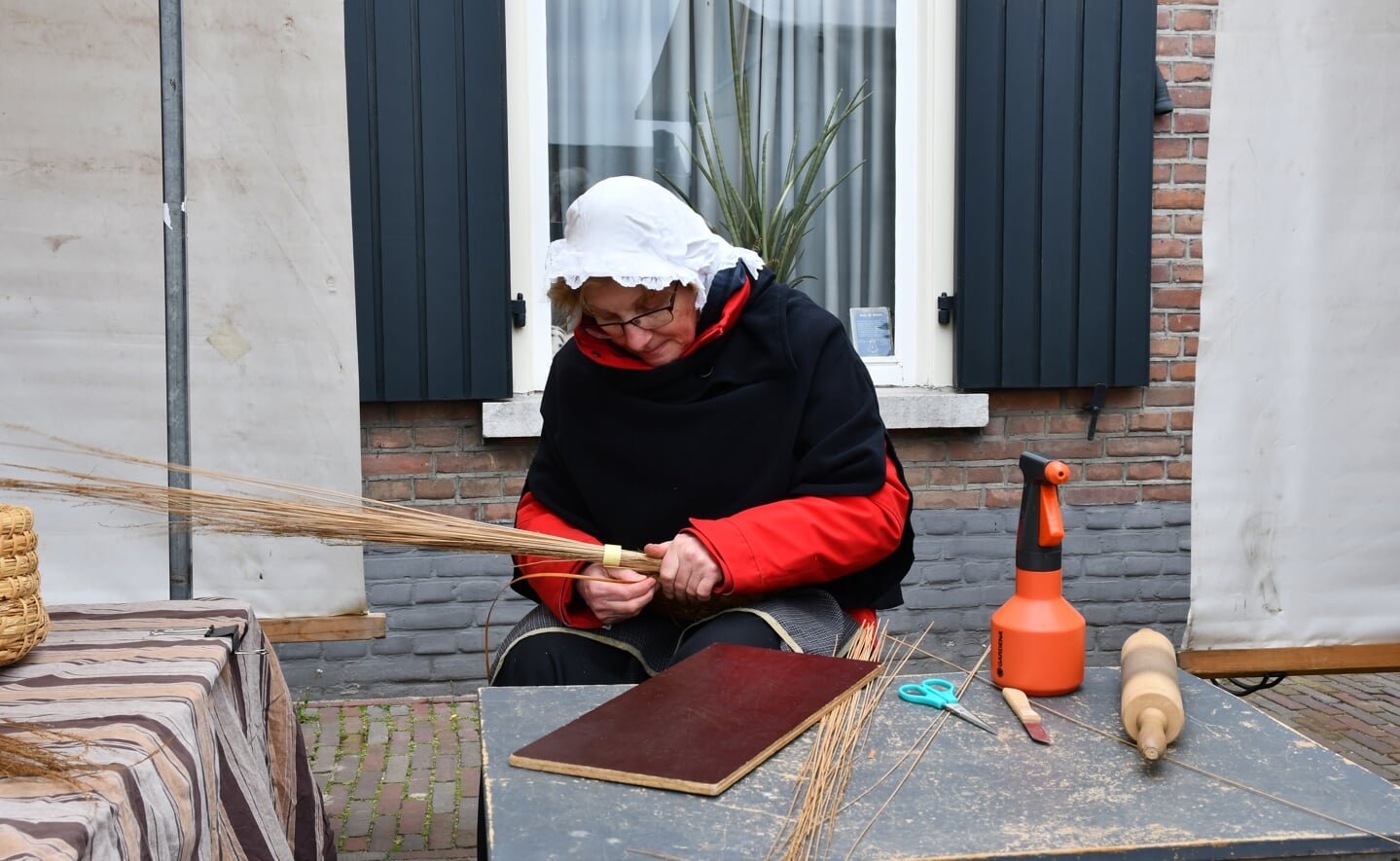 De Boeremèrt in Liempde trok maandag, tweede paasdag, weer veel publiek. Jong en oud vermaakte zich opperbest met de vele oude ambachten, spelletjes en activiteiten in de dorpskern.