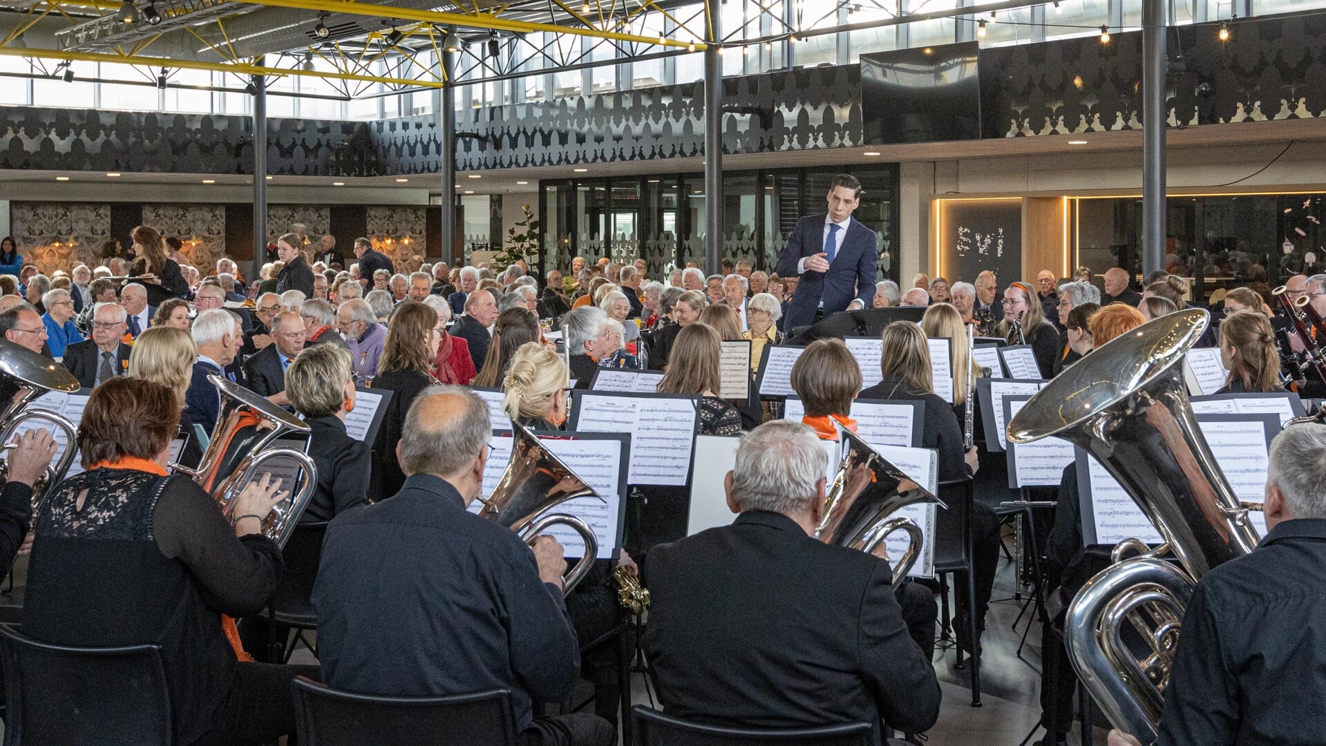 Door ruimtegebrek en een groeiend aantal genodigden vindt het al enkele jaren gebruikelijke Koningsconcert door Boxtel's Harmonie dit jaar niet plaats.
