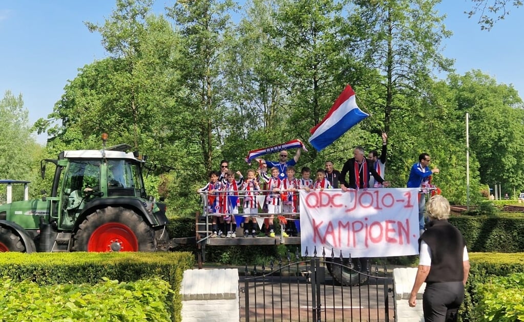 Kampioenen! Jeugdteam ODC Geniet Van Ereronde Door Boxtel - Dé Site ...