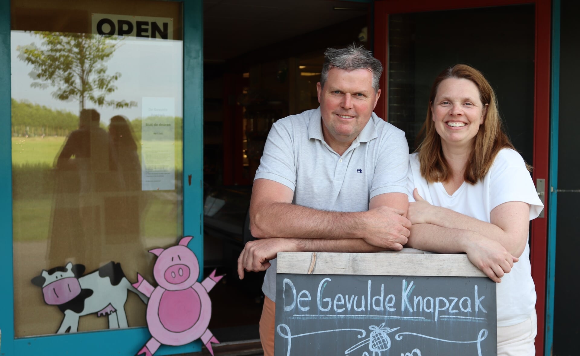 Erica en Pieter van der Meijden nemen op 1 juli afscheid van De Gevulde Knapzak. Hun boerderijwinkel aan de Kapelweg in Boxtel sluit na bijna zeventien jaar de deuren 