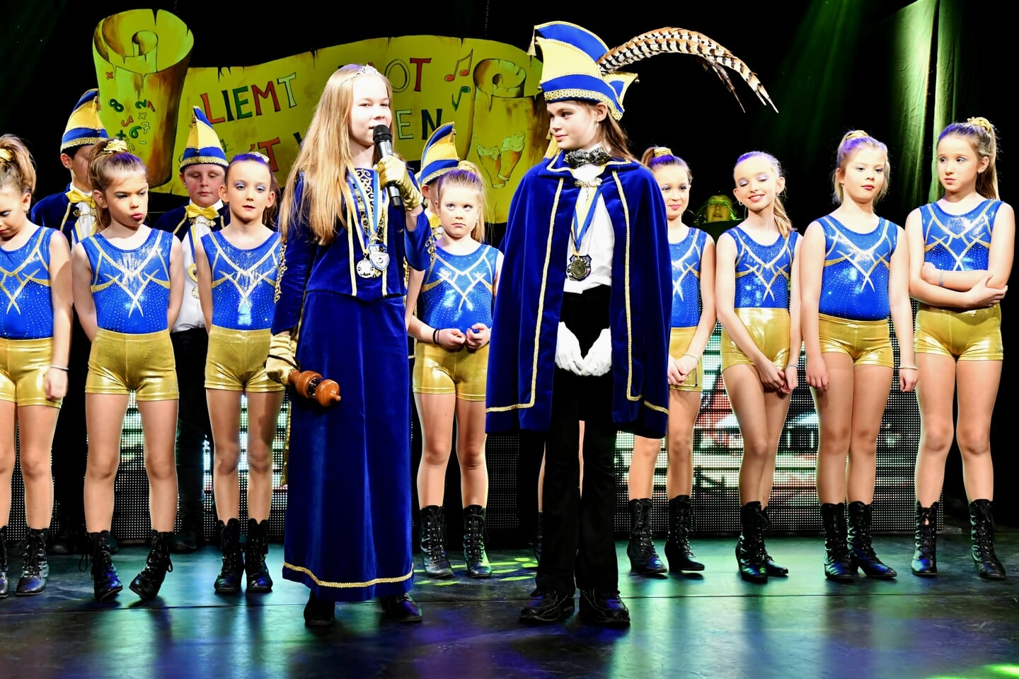 De jeugd van Ploegersland liet twee avonden achter elkaar van zich horen op het podium van De Serenade. Ze krijgen een staande ovatie.