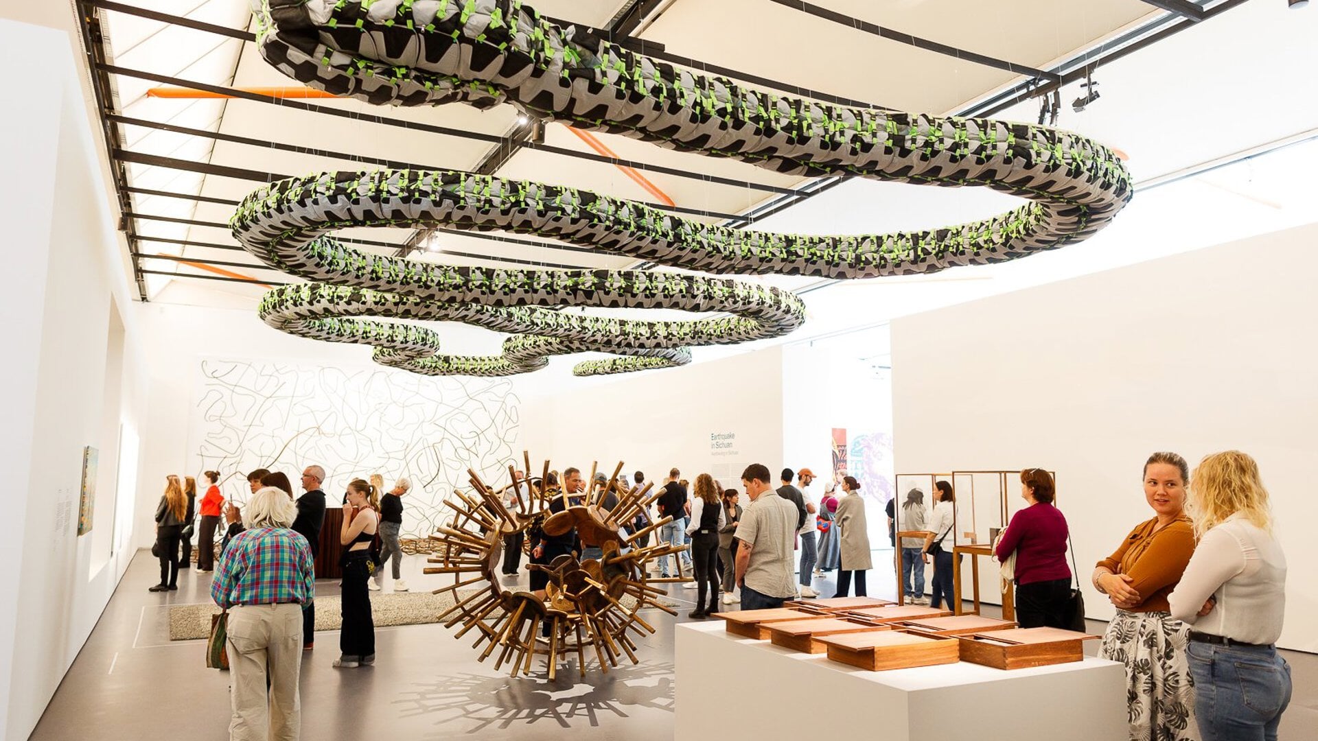 De expositie 'In search of humanity' in de Rotterdamse Kunsthal trekt veel bezoekers.
