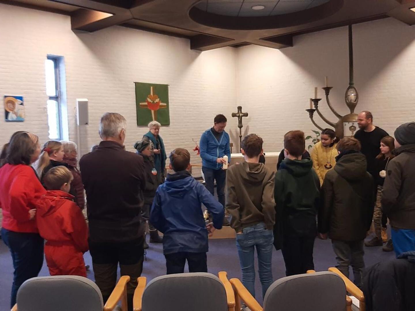 Kinderen van de Sint-Theresiaschool gingen vorige week op bezoek bij het Wereldhuis. Daar kregen zij uitleg over wat een pelgrimage is.