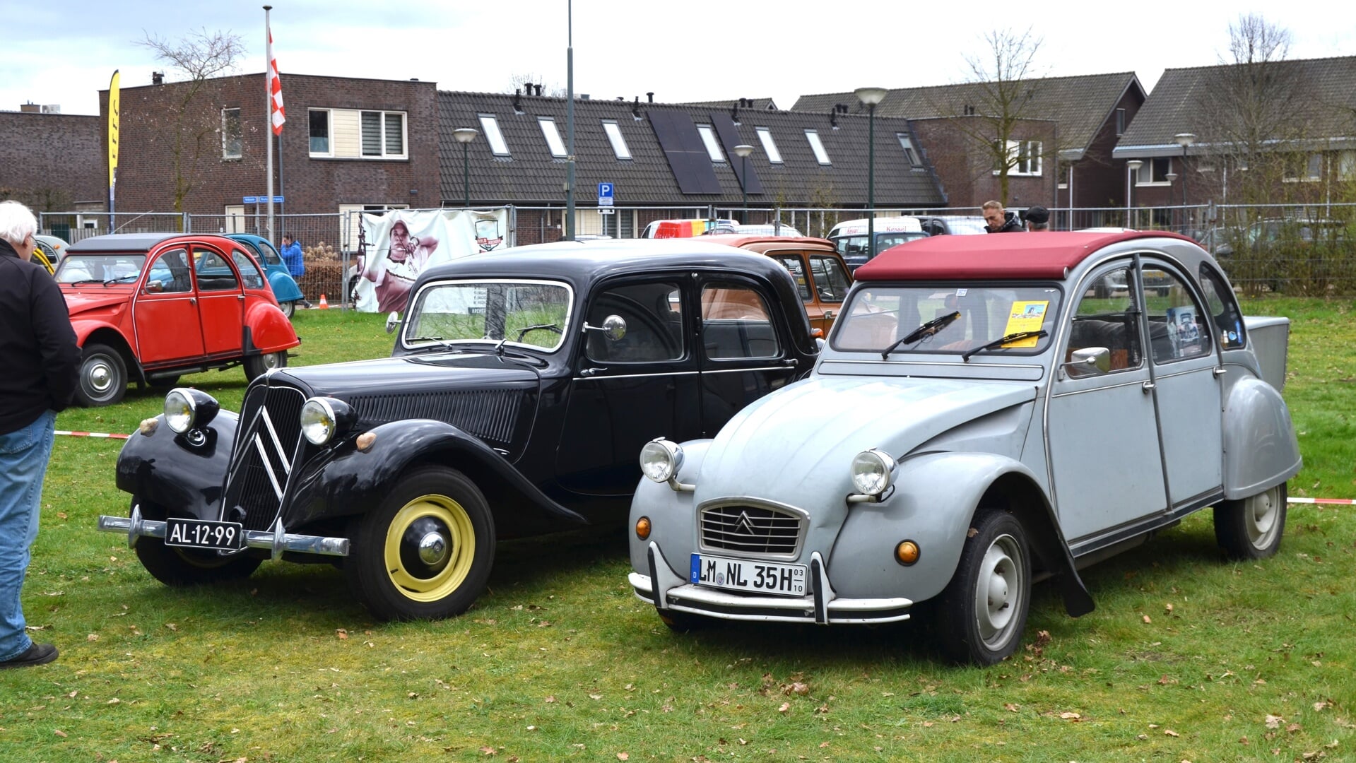 Tientallen Citroën-modellen waren zaterdag te bewonderen in Liempde tijdens de A-markt aan de Heidezoom.