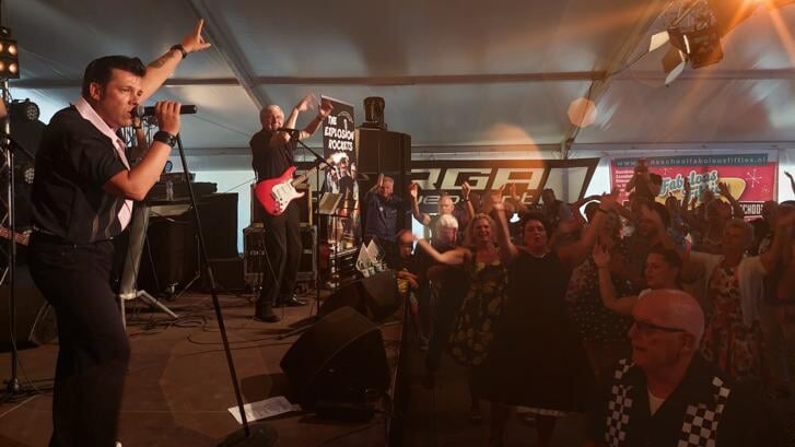 De band The Explosion Rockets verzorgt zaterdag 18 mei een optreden in de tent in het Liempdse Concordiapark.