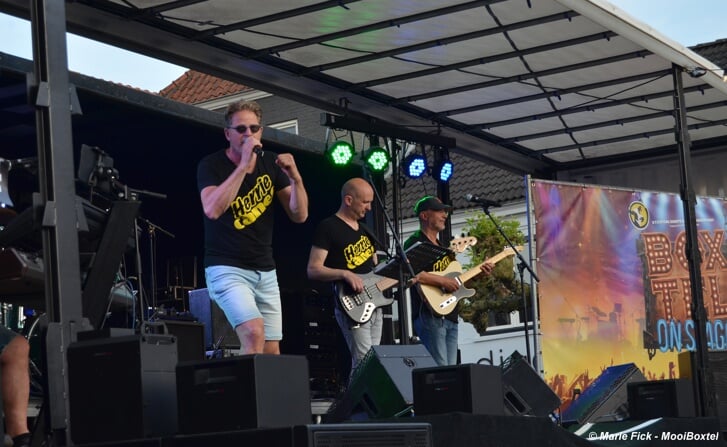 De band Herriecanes treedt zondag op in De Walnoot.