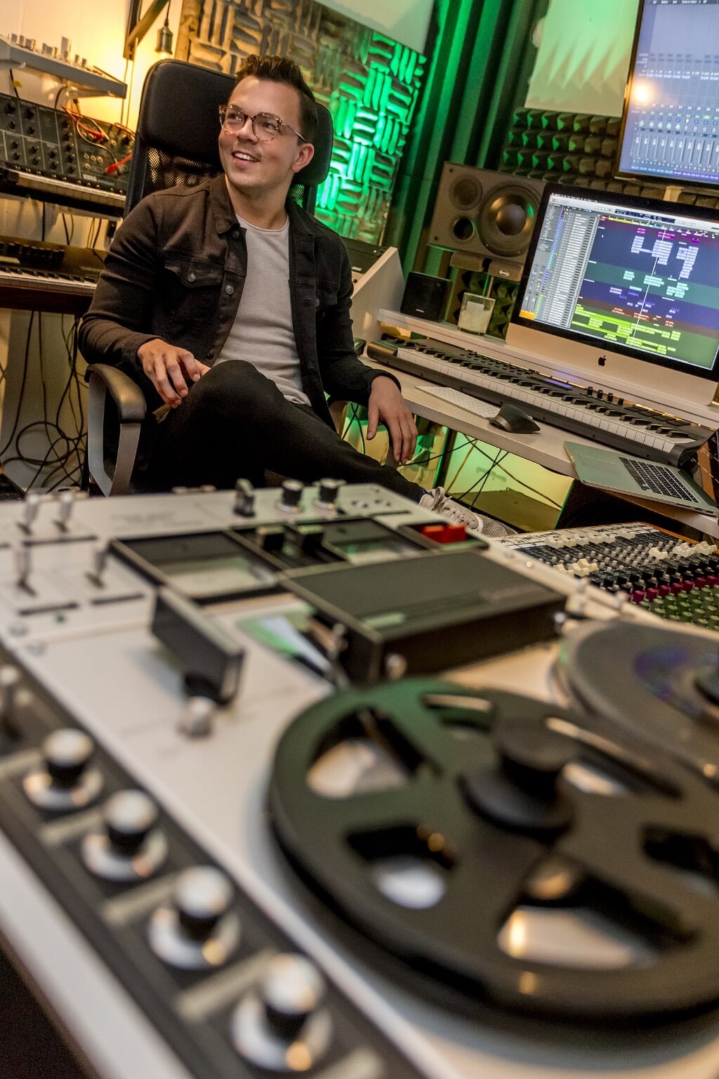 Oud-Boxtelaar Wouter Hardy in zijn studio. 