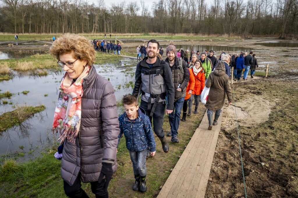 FEBRUARI: Eens, maar dan nooit meer: wandelen over de begin dit jaar geopende natuurbrug De Mortelen over het spoor tussen Boxtel en Best. Intussen maken veel dieren al gebruik van het ecoduct, dat ruim 10 miljoen kostte om te bouwen.