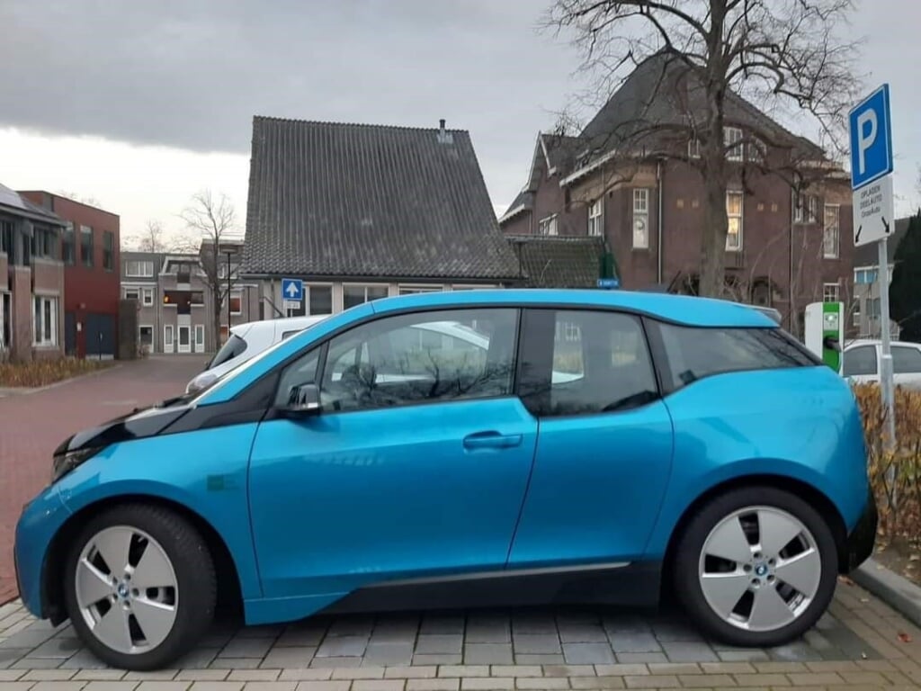 Liempde krijgt met een BMW i3 de beschikking over een deelauto. Zo'n zelfde model werd eind vorig jaar ook in Boxtel in gebruikgenomen. (Foto: Transitie Boxtel, 2020).
