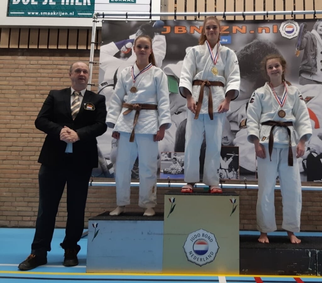FEBRUARI: Judoka Keira Kreijveld van Judoclub Liempde wist als jongste in haar klasse een gouden medaille te behalen tijdens de Zuid-Nederlandse kampioenschappen in Gilze.