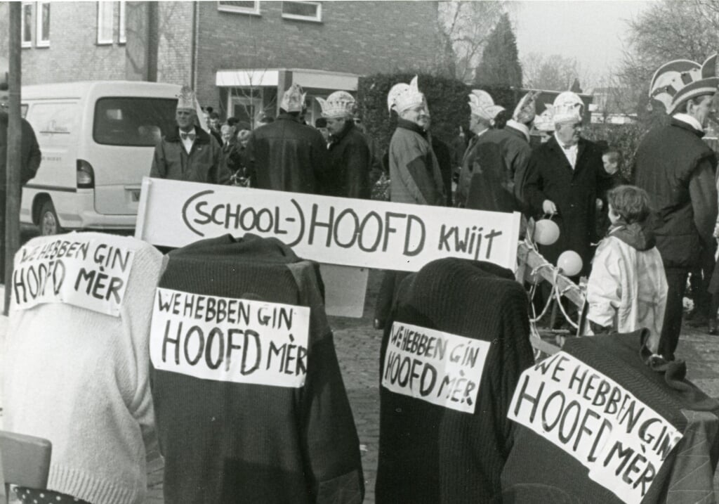 Dat Ad de Kort stopte als hoofd van basisschool De Oversteek bleef niet onopgemerkt tijdens de Liempdse optocht.