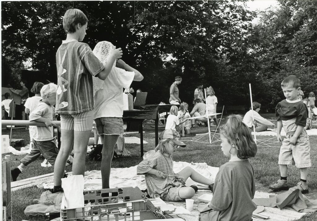 Kindervakantiewerk Lennisheuvel in 2000, thema Sprookjesbos.