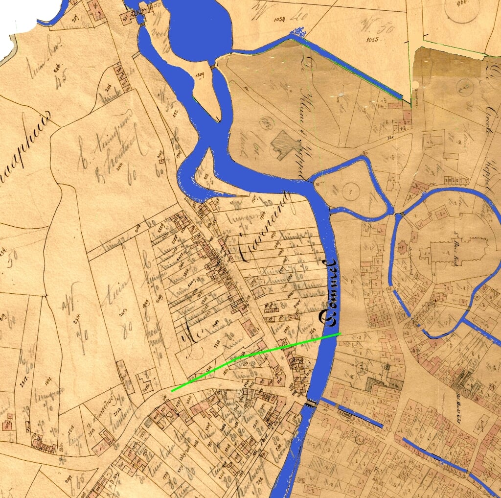 De groene lijn op deze kadastrale kaart van Boxtel uit 1886 markeert de loop van een mogelijke route die tussen de Stationsstraat en de Oude Kerkstraat. Waar deze de Dommel kruist, zou wel eens de doorwaadbare plaats gesitueerd kunnen zijn waar Boxtel zijn ontstaan aan dankt. Althans, dat denkt heemkundige Dik Bol. (Foto: eigen collectie). 
