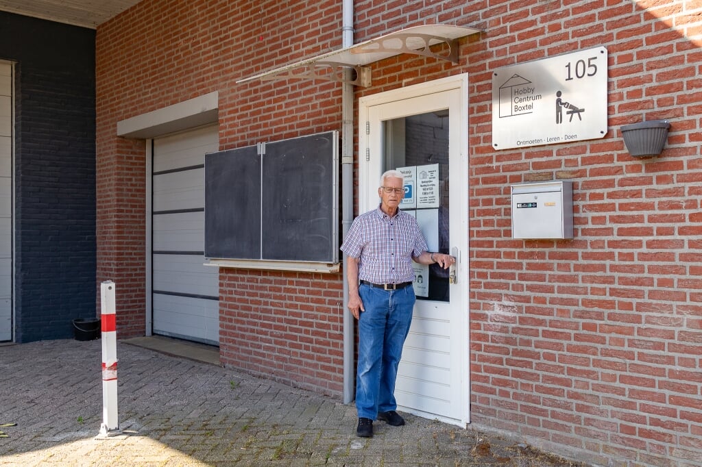 Peter van Broekhoven mag zich Supervrijwilliger van het Jaar noemen. Hij is al zes jaar actief voor het HobbyCentrum aan de Baroniestraat in Boxtel.  