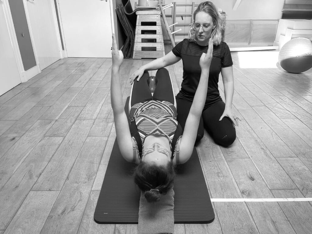 Suzanne Otten van studio Flow Pilates & Massage verzorgt de nieuwe trainingen. (Foto: eigen collectie).