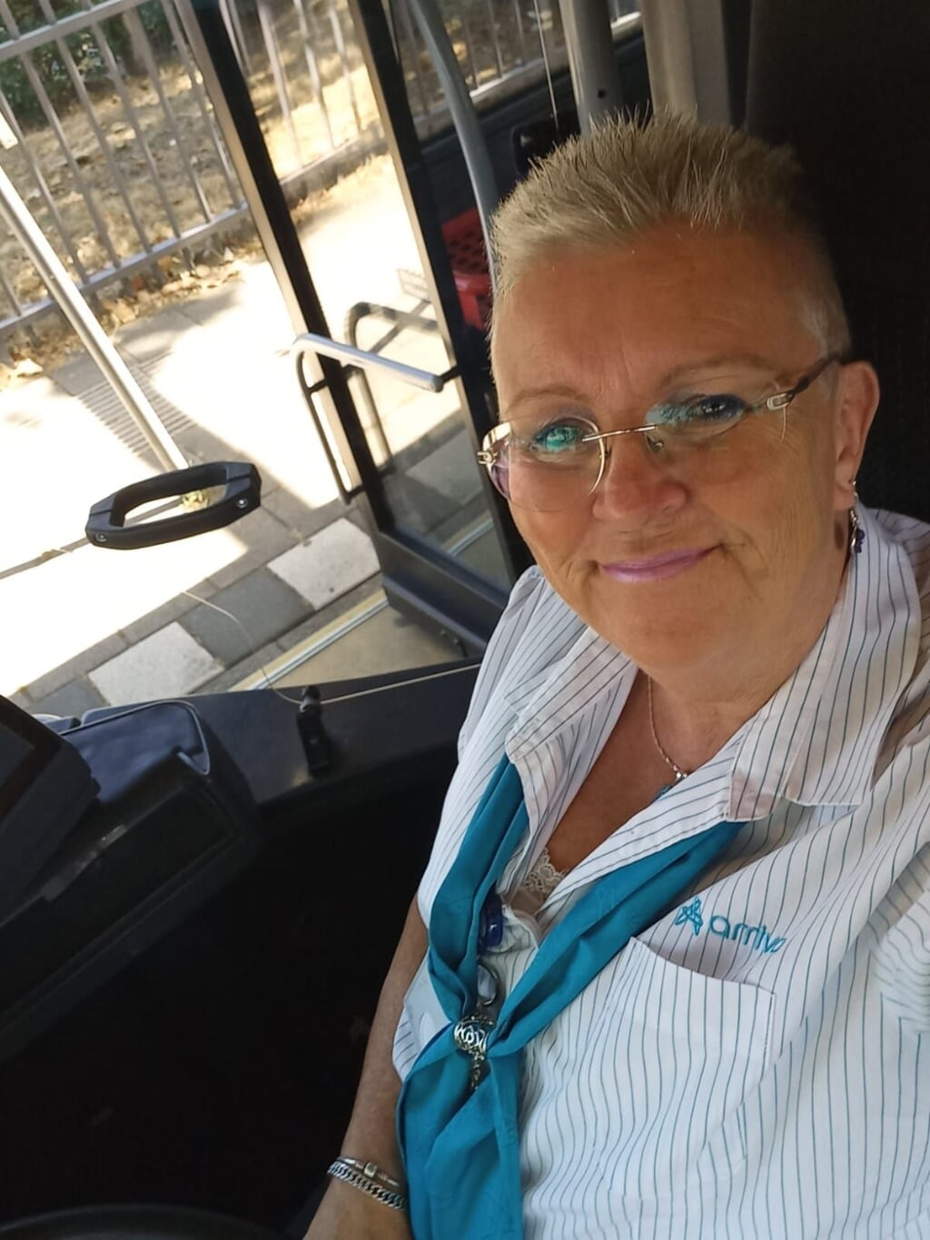 Geen vakantie voor Maya van Kessel. De Boxtelse rijdt deze zomer haar routes als buschauffeur in en rond Den Bosch. 