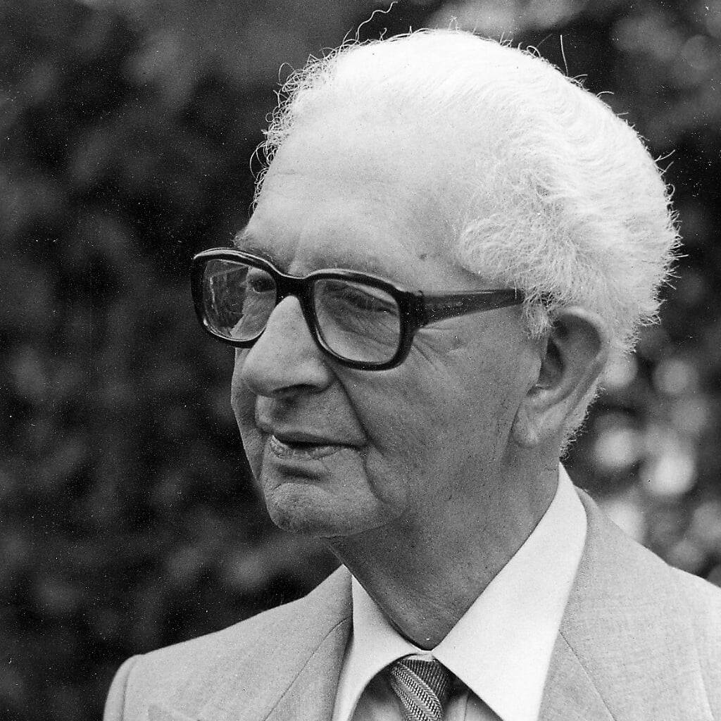 Piet Dorenbosch (1903-1990) zette zich decennialang in voor heemkunde, cultureel erfgoed en geschiedschrijving in Boxtel. Ook stond hij aan de wieg van de jaarlijkse Palmpaasoptocht