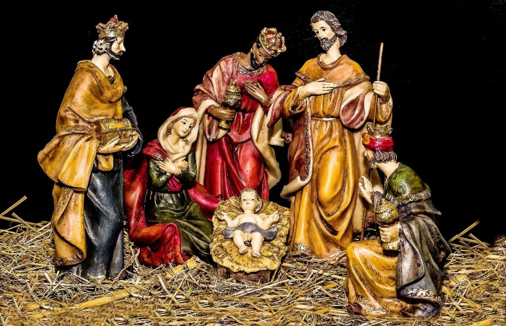 Beeldengroep met Melchior, Balthasar en Caspar, de drie wijzen uit het oosten, die de pasgeboren Jezus komen bewonderen in zijn kribbe te Betlehem.
