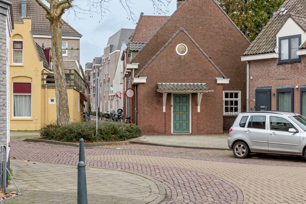 Het kleine straatje, in de volksmond ‘De Wiemelhoek’ kreeg deze naam officieel in 1998. Burgemeester Jan van Homelen onthulde op 23 april van dat jaar het straatnaambord. 