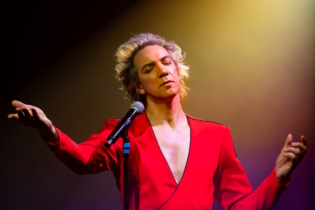 Entertainer Sven Ratzke zingt in ‘Venus & Mars’ het mooiste werk van onder meer David Bowie, Leonard Cohen en Nina Simone.