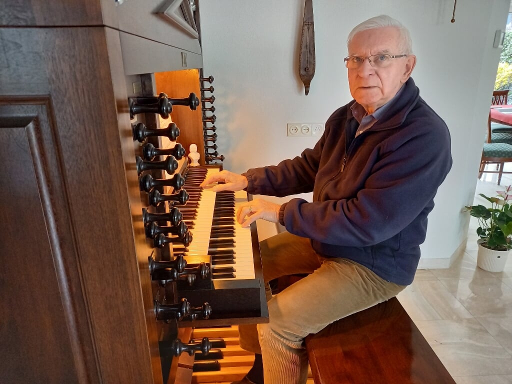 Hans van der Haagen, zelf ook organist, is voorzitter van stichting Kerkconcerten Boxtel. Die organisatie is op zoek naar extra donateurs.