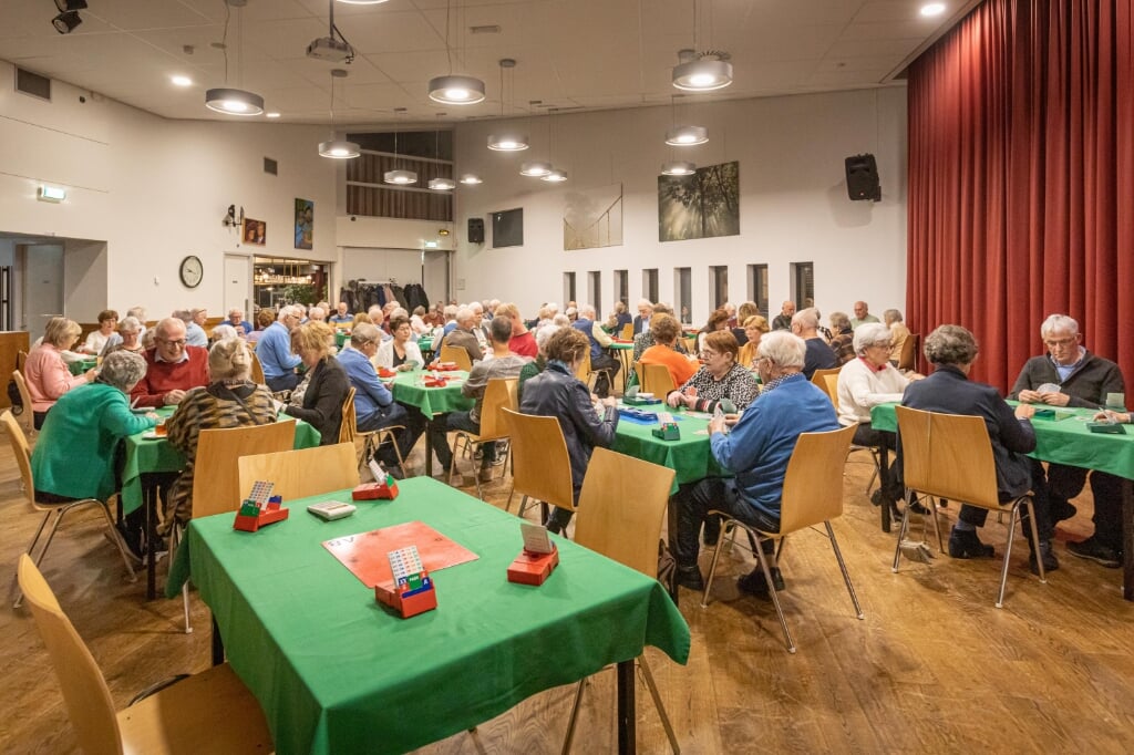 Gemeenschapshuis De Walnoot zat dinsdag afgeladen vol met bridgespelers van RevancheBoxtel. De fusieclub telt nu zo'n 185 leden dankzij een succesvolle wervingscampagne.