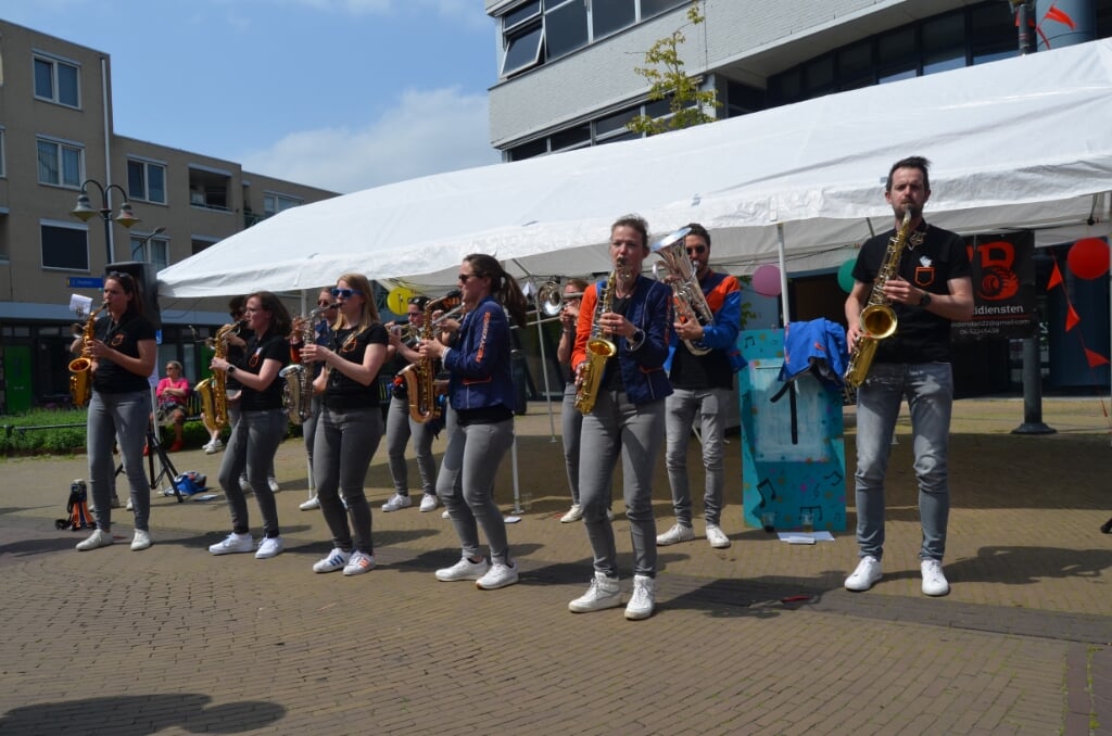 Muziek, entertainment en activiteiten voor de kinderen. Er was zondag van alles te zien en te horen in het centrum van Boxtel tijdens het Muziekstraatje.