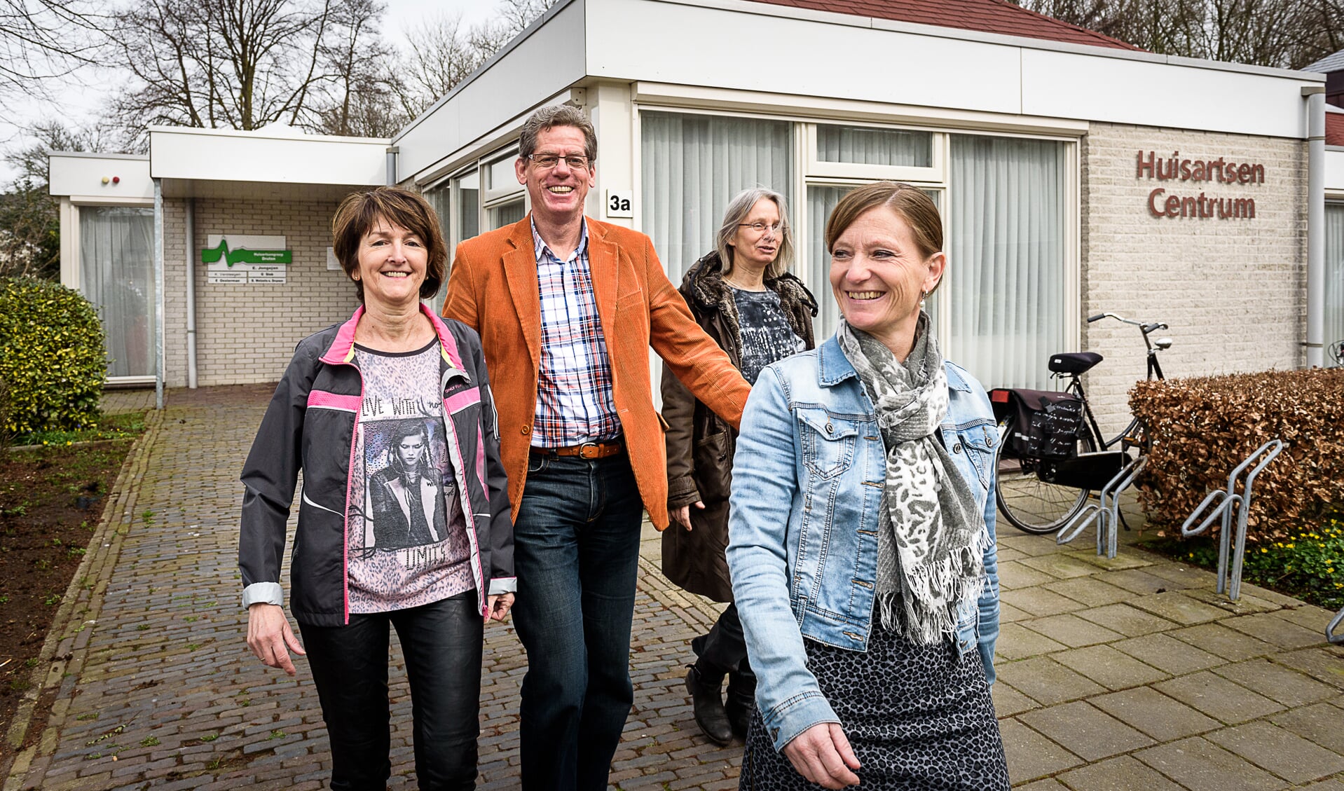 Vlnr: Mieke van Oijen, Gert Slob, Erika Oosterman en Christel Goudzwaard van huisartsencentrum Druten.