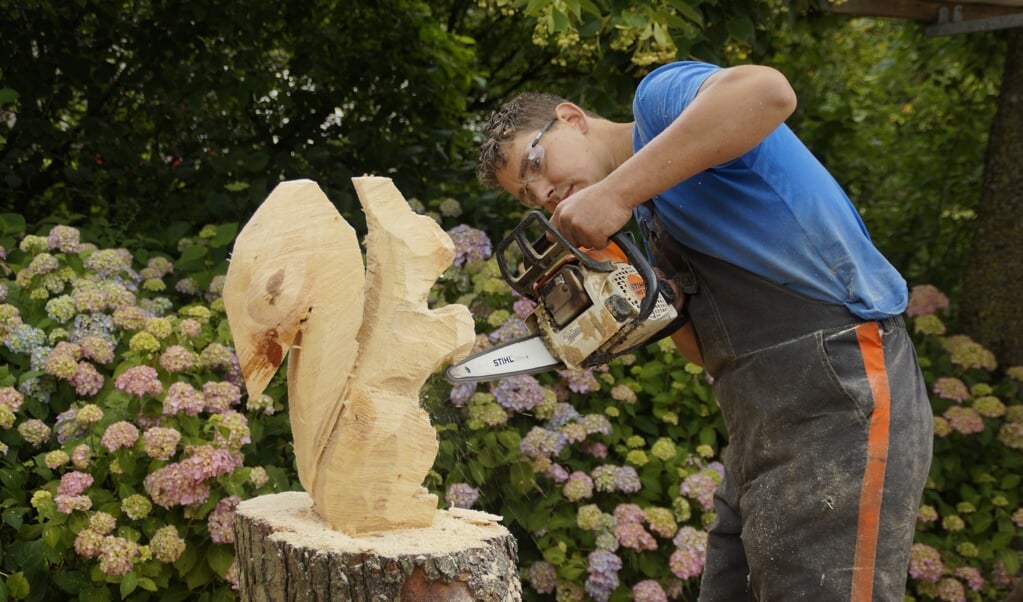 Handgemaakte houtsculpturen.