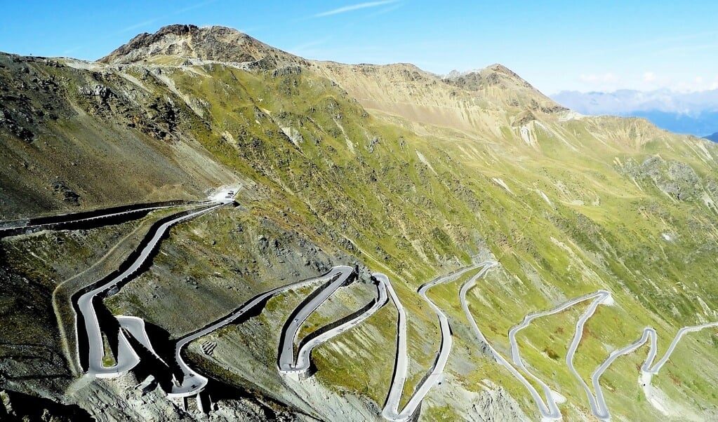 De Stelvio bergpas in Italië.