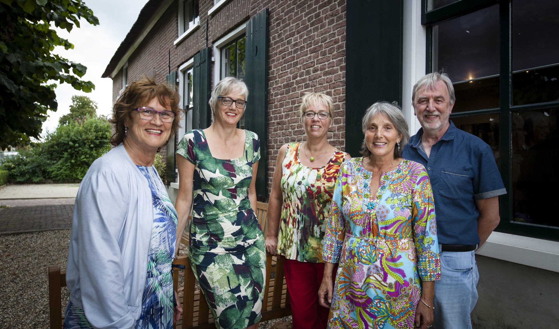 Filmhuis+ vrijwilligers voor het Molenhuis in Beuningen. vlnr Ine Kemna, Mieke van den Dobbelsteen, Olga Cleij, Marij Steenbeek, Douwe Banma. 
