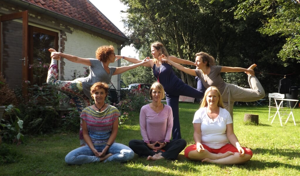 Tijdens de yogadag is er voor ieder wat wils, van poweryoga tot miondfulness.