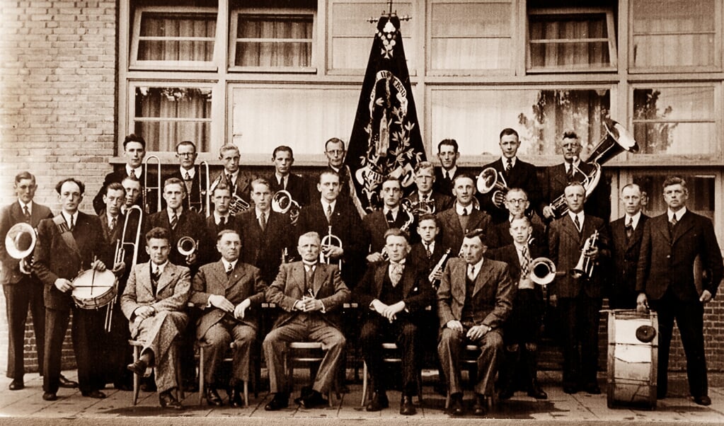 KNA tijdens het 25-jarig jubileum in 1941.