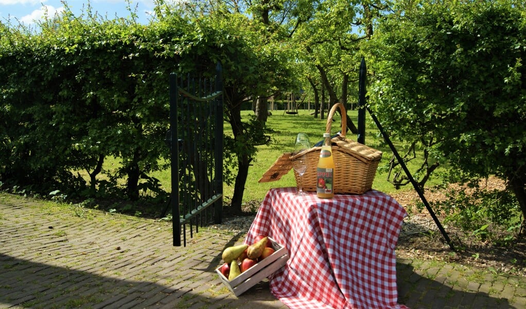 Tijdens Bloei zijn goed gevulde picknickmanden verkrijgbaar, waarvan bezoekers in de boomgaard kunnen genieten.
