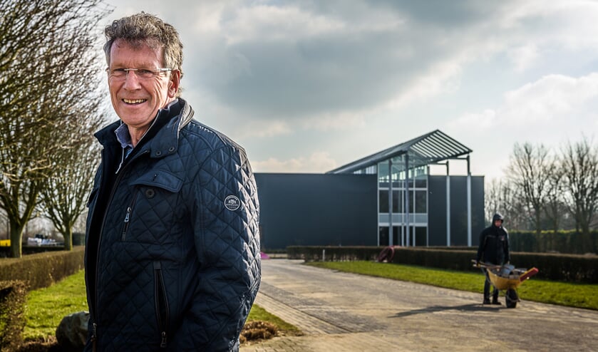 <p>Ben van Ooijen op de plek waar mogelijk flagstores zullen verrijzen. </p>