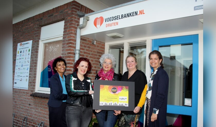 Letty, Andrea, Keet, Jovita en Petra.