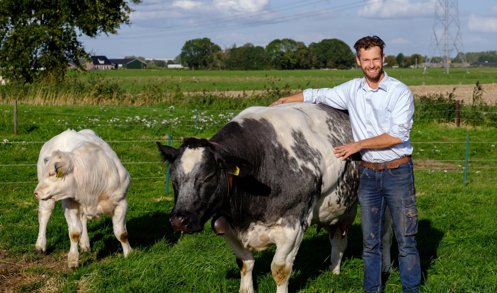 Boer en slager Robert van Buuren opent zijn bedrijf tijdens Open Maas en Waal.