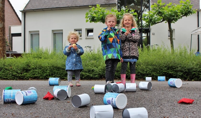 <p>Spelletjes spelen tijdens buitenspeeldag. </p>