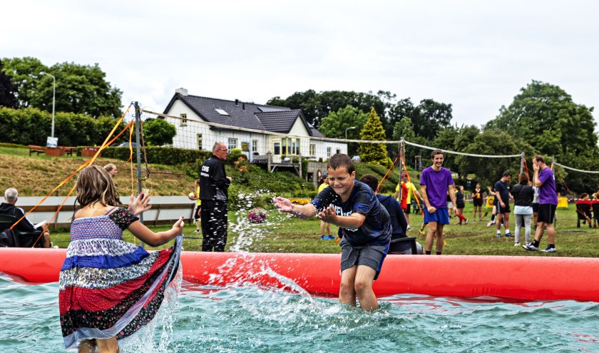 Spetteren tijdens de Maasfeesten.