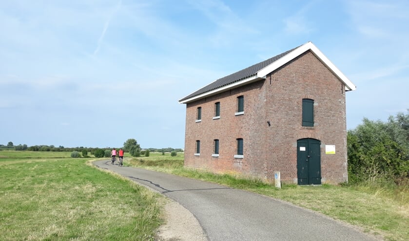 Dijk bij Winssen.