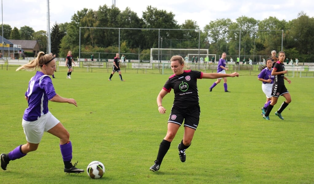 Bekerwedstrijd tussen AAC-Olympia/Victoria'25 VR2 en FC Maas enWaal.