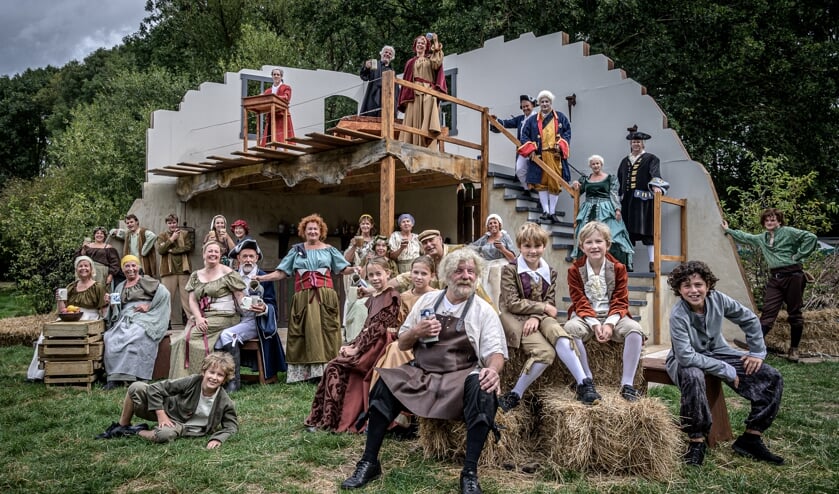 <p>Eerdere productie van Musical Maas & Waal 'uit de schaduw van Appeltern'</p>