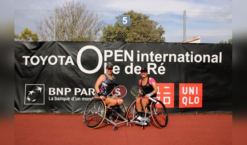 Marjolein Buis en Michaela Spaanstra.