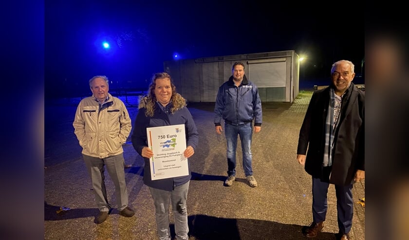 <p>Stichting Jeugdwerk Maasbommel en IJsvereniging De Putrijders Maasbommel ontvingen in december 2020 een beloning voor hun initiatief op gebied van leerbaarheid.</p>