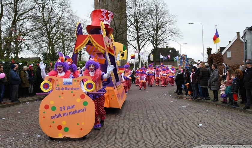 <p>Carnavalsoptocht Puiflijk in betere tijden.</p>