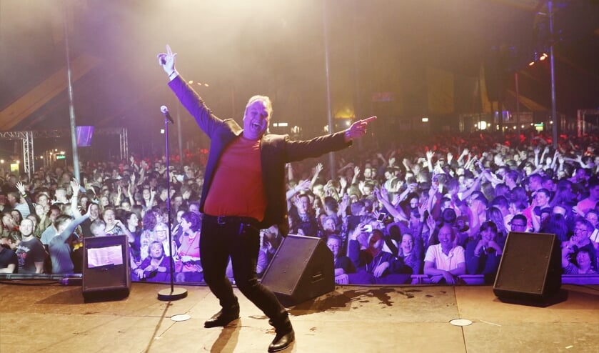 Optreden van Frans Bauer tijdens Pleinpop 2019.