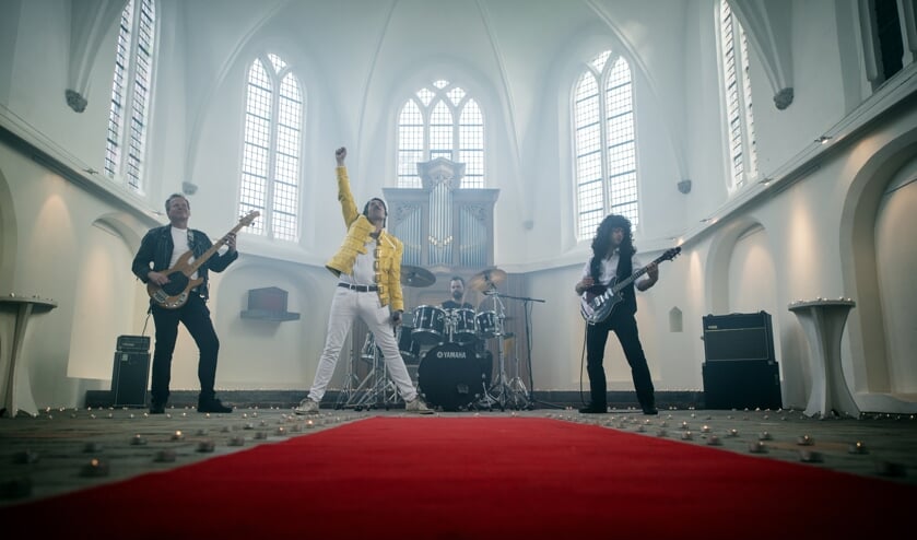 De formatie van de band Queen Must Go On.